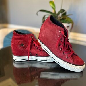 Converse Chuck Taylor Women's Size 6 Red Hidden Wedge Lace Up Shoes 550671C